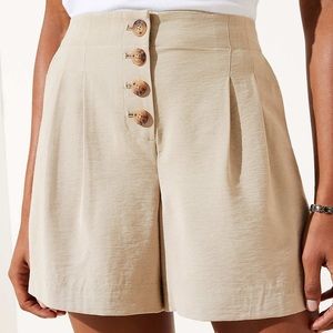 LOFT FRONT BUTTON CASHEW SHORTS